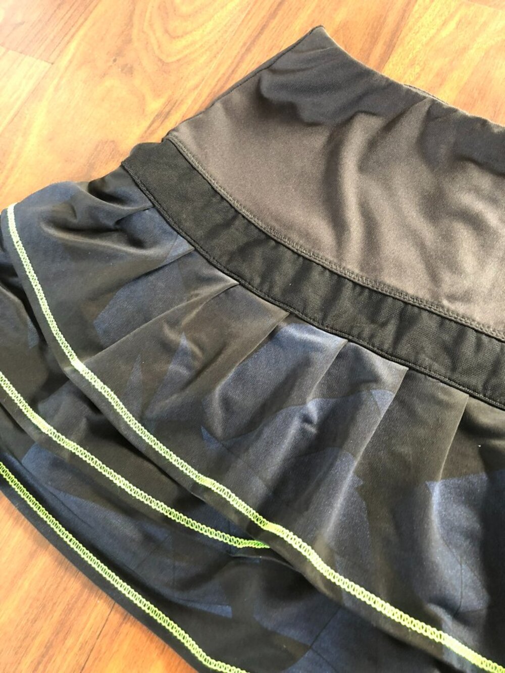 Lucky in Love Tennis Skirt size XS Black Navy Blue Camouflage Pleat